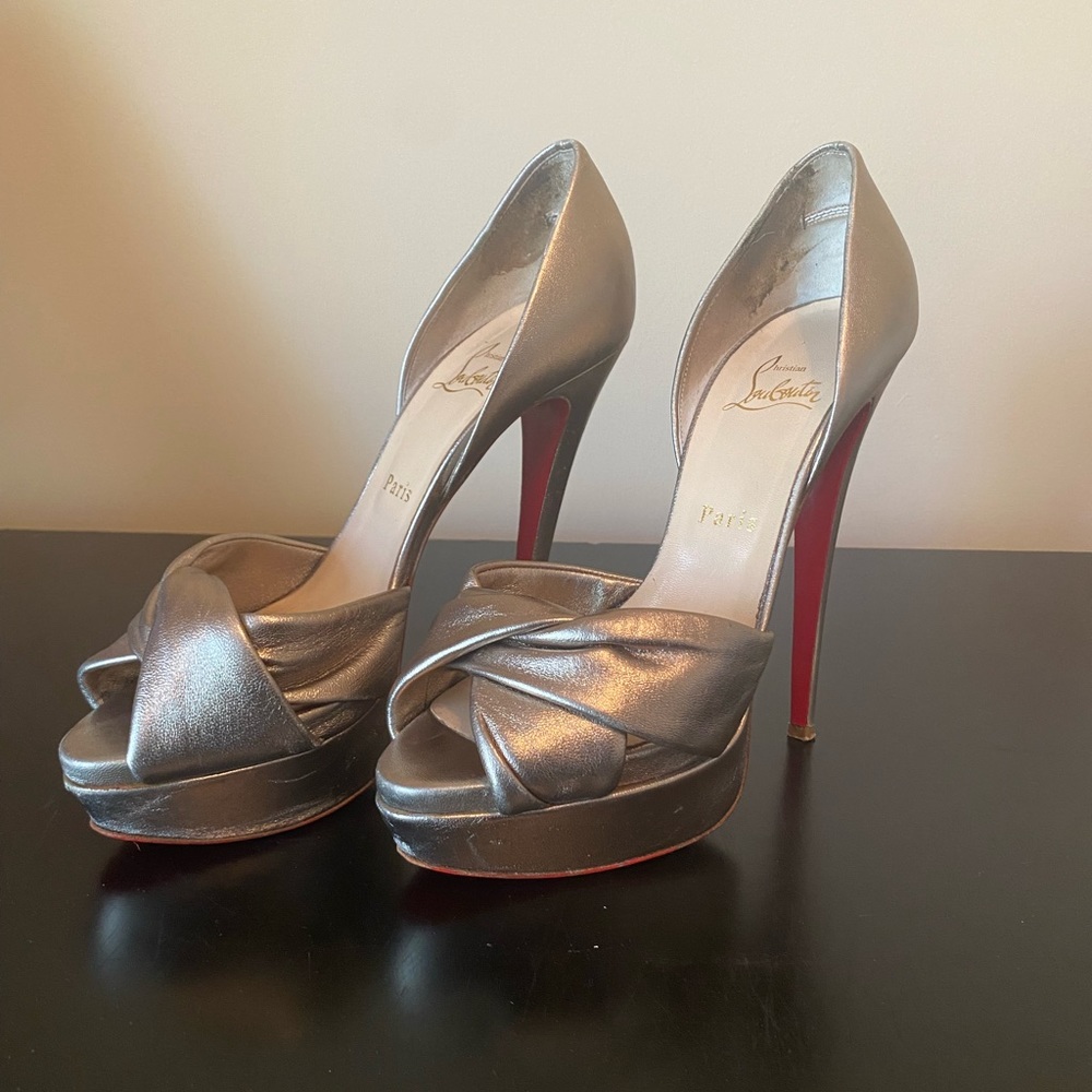 Christian Louboutin Volpi 150 D’Orsay Gold Leather Pumps